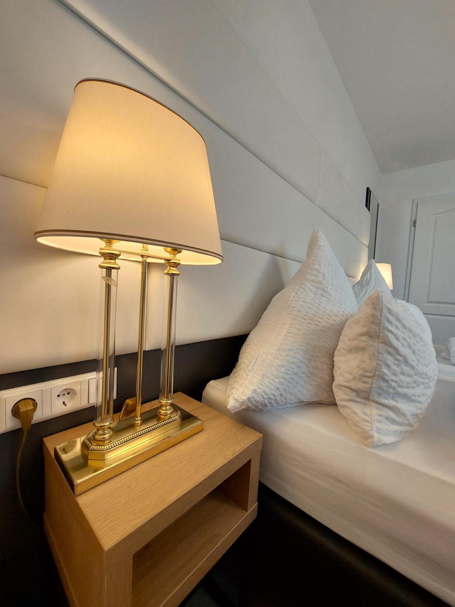 Bodensee Sunshine Zimmer & Apts. Ульдинген-Мюльхофен Экстерьер фото