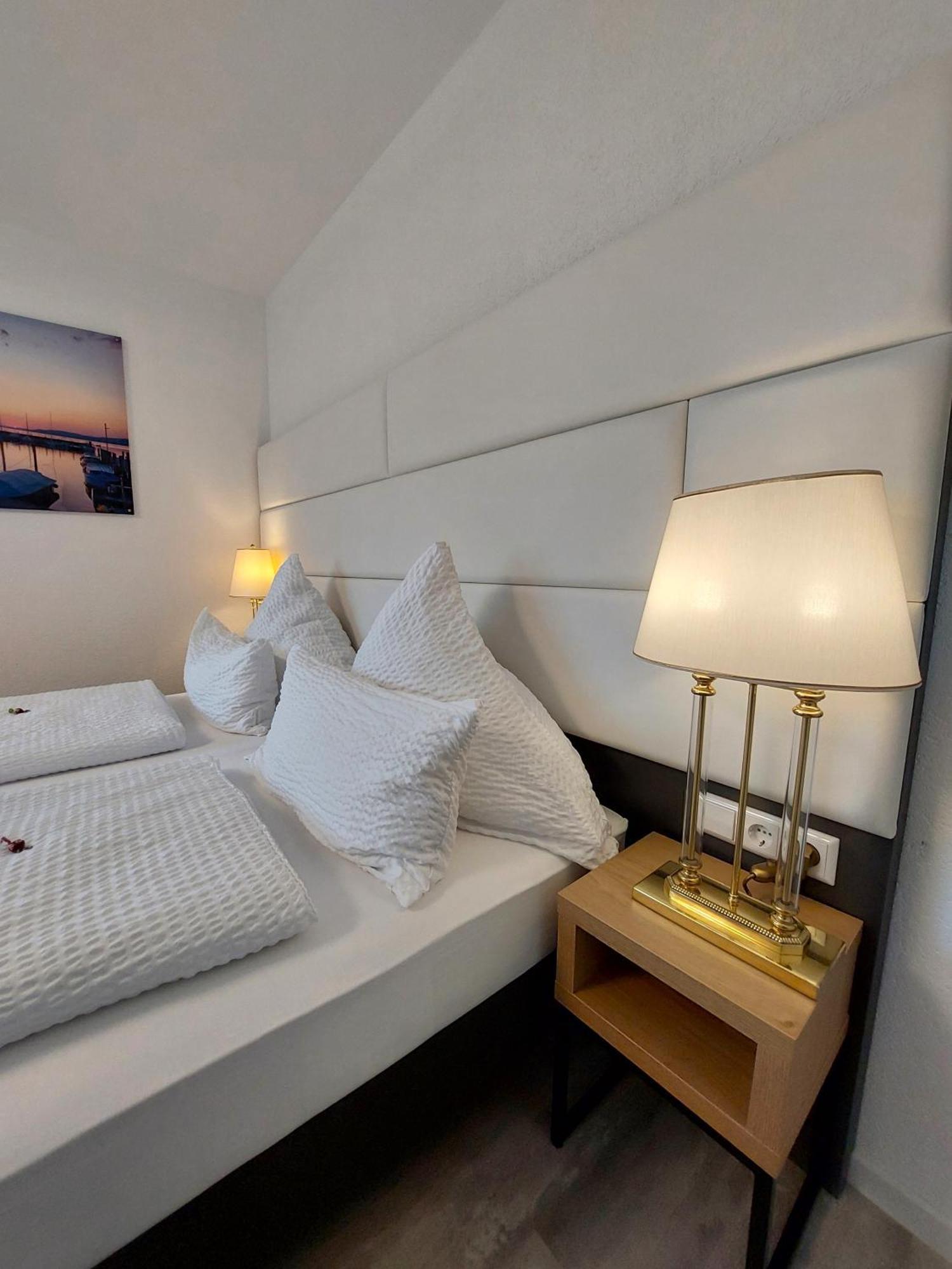 Bodensee Sunshine Zimmer & Apts. Ульдинген-Мюльхофен Экстерьер фото