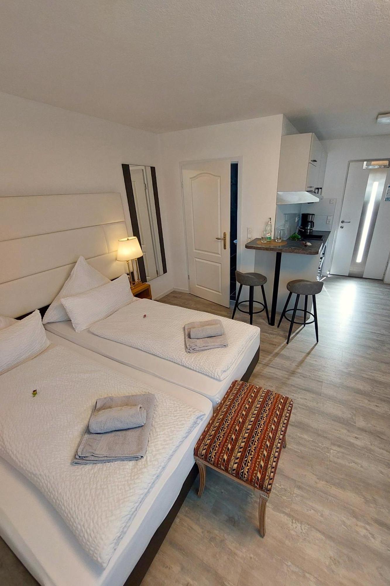 Bodensee Sunshine Zimmer & Apts. Ульдинген-Мюльхофен Экстерьер фото
