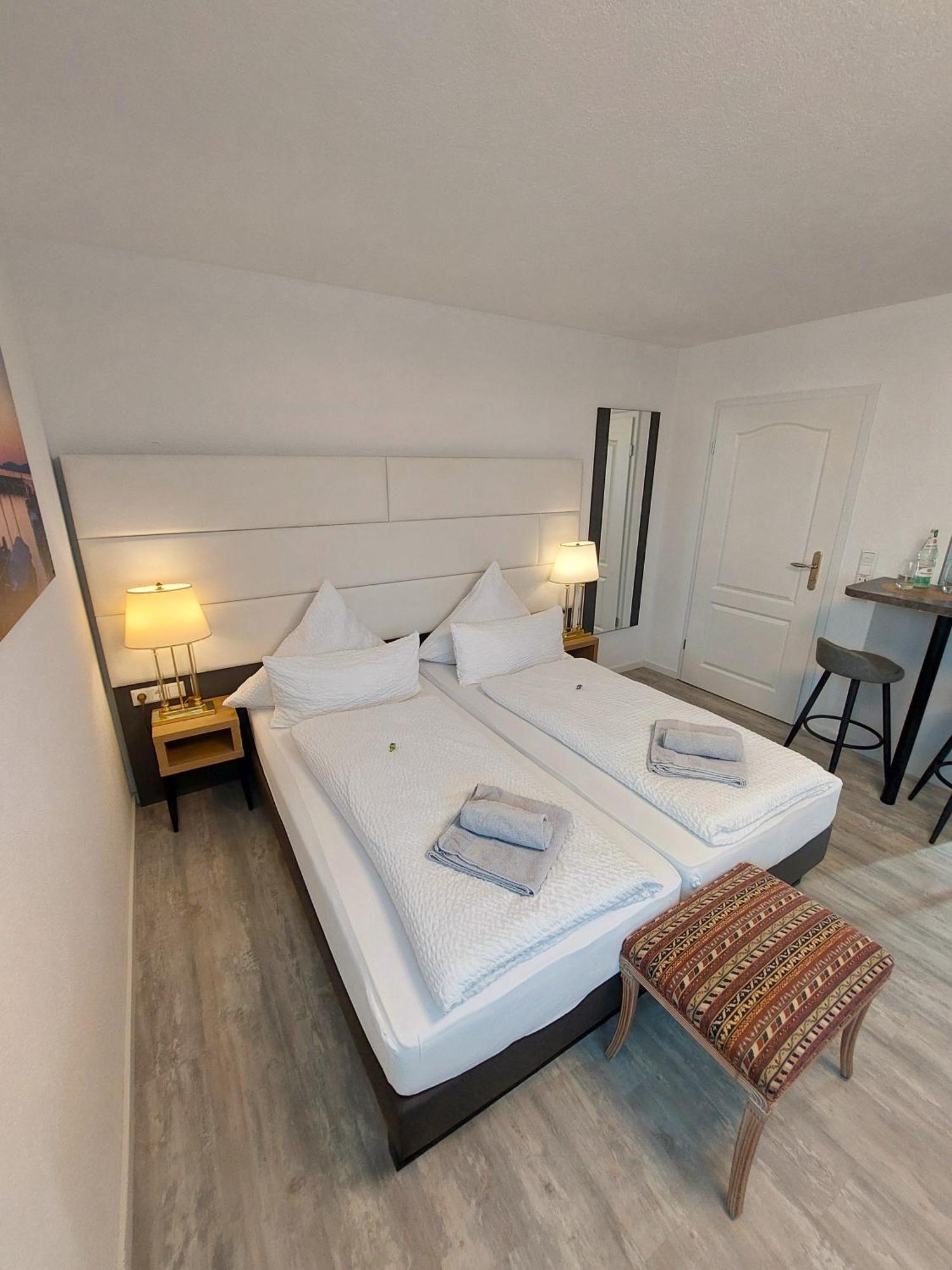 Bodensee Sunshine Zimmer & Apts. Ульдинген-Мюльхофен Экстерьер фото