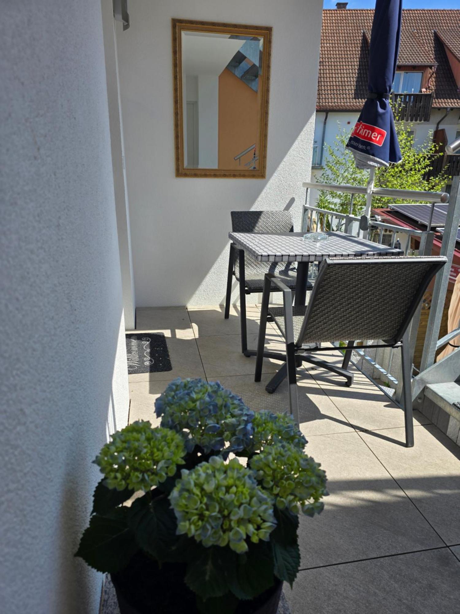 Bodensee Sunshine Zimmer & Apts. Ульдинген-Мюльхофен Экстерьер фото