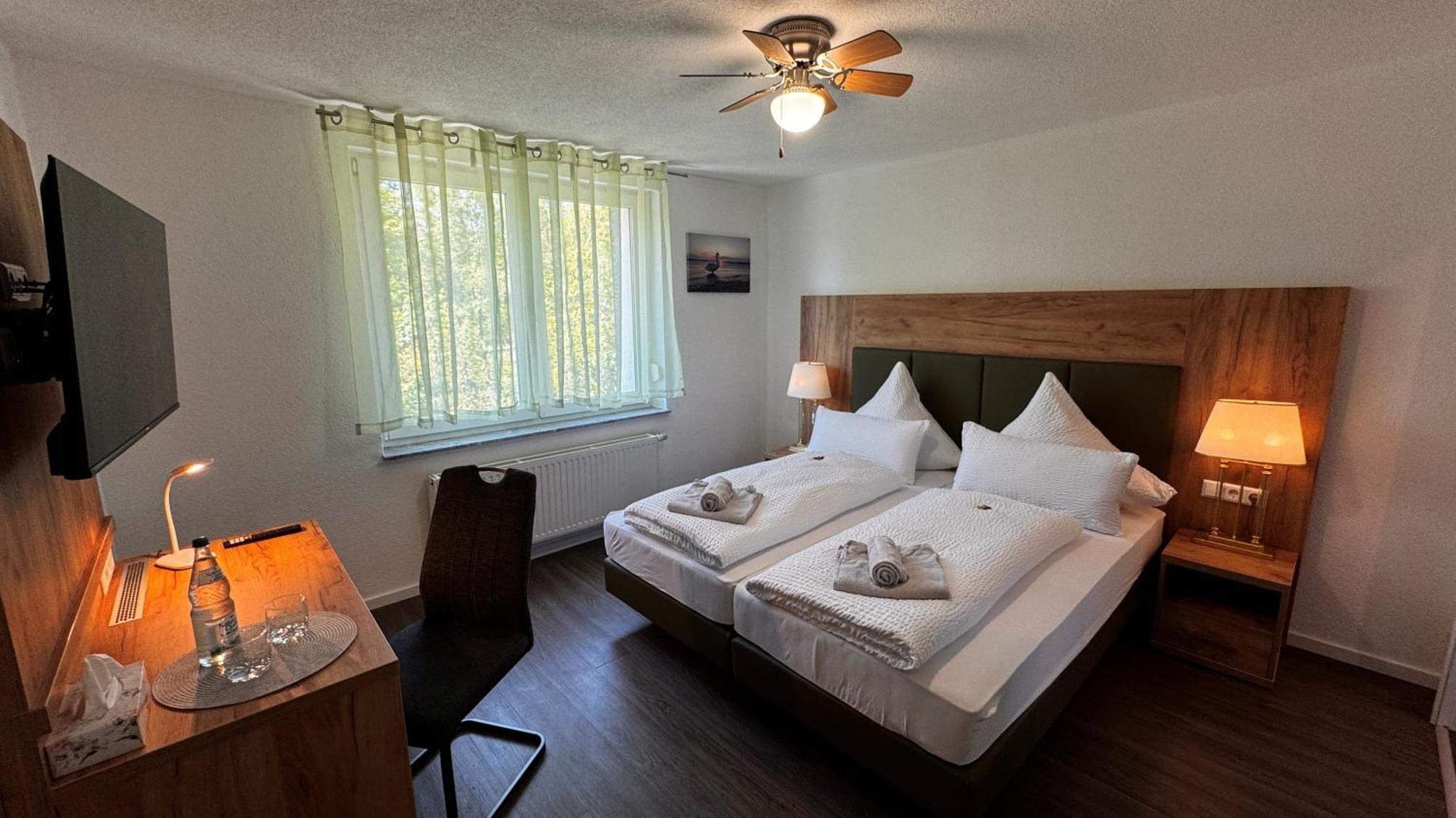 Bodensee Sunshine Zimmer & Apts. Ульдинген-Мюльхофен Экстерьер фото