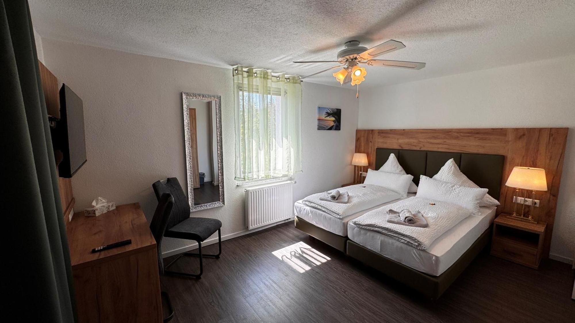 Bodensee Sunshine Zimmer & Apts. Ульдинген-Мюльхофен Экстерьер фото