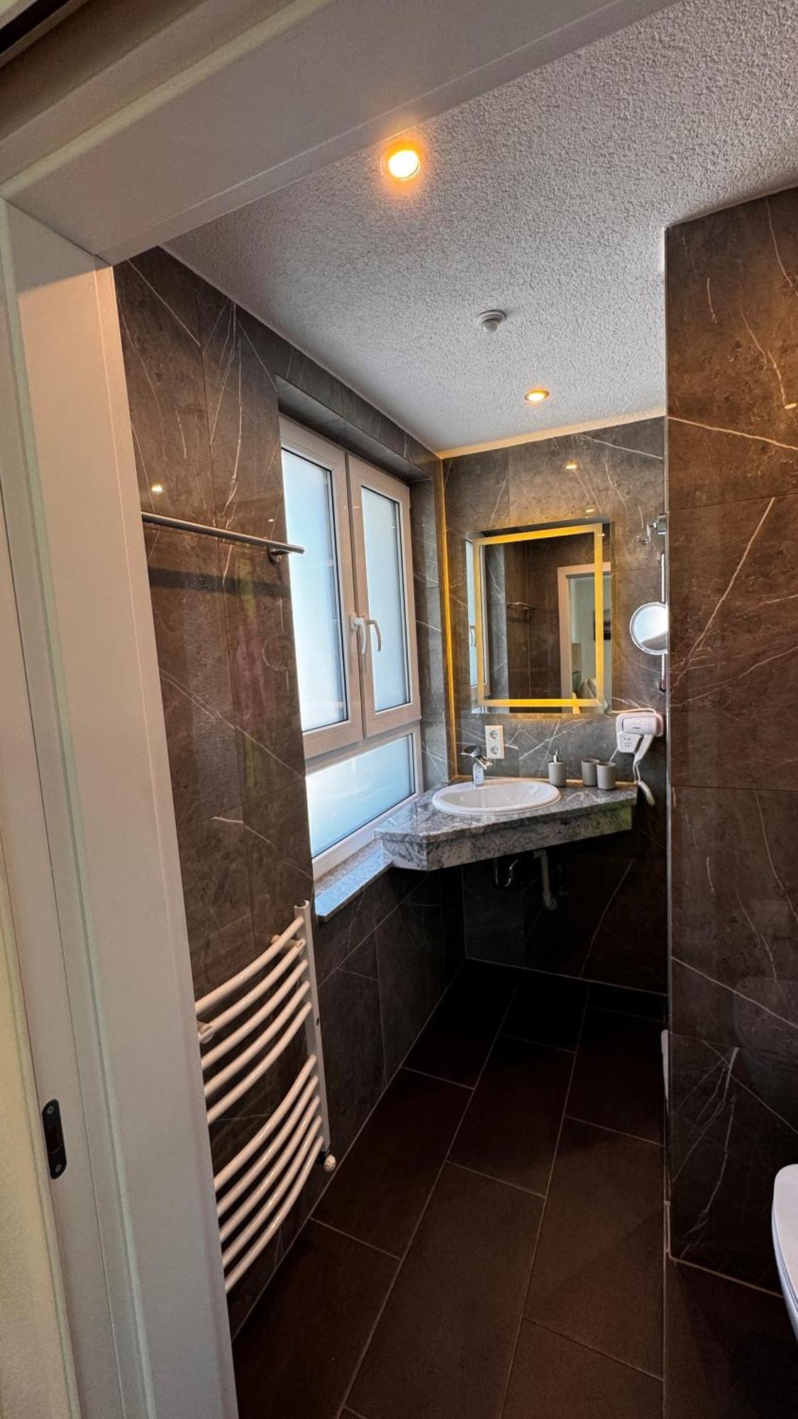Bodensee Sunshine Zimmer & Apts. Ульдинген-Мюльхофен Экстерьер фото